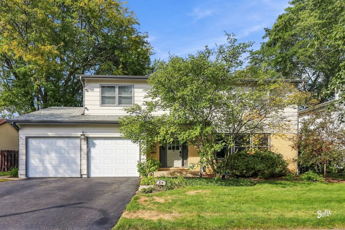 Photo of 4 W Suffield Drive