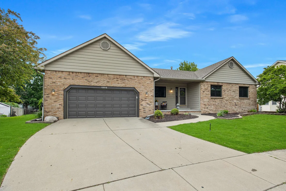 Photo of 1202 Kenneth Drive