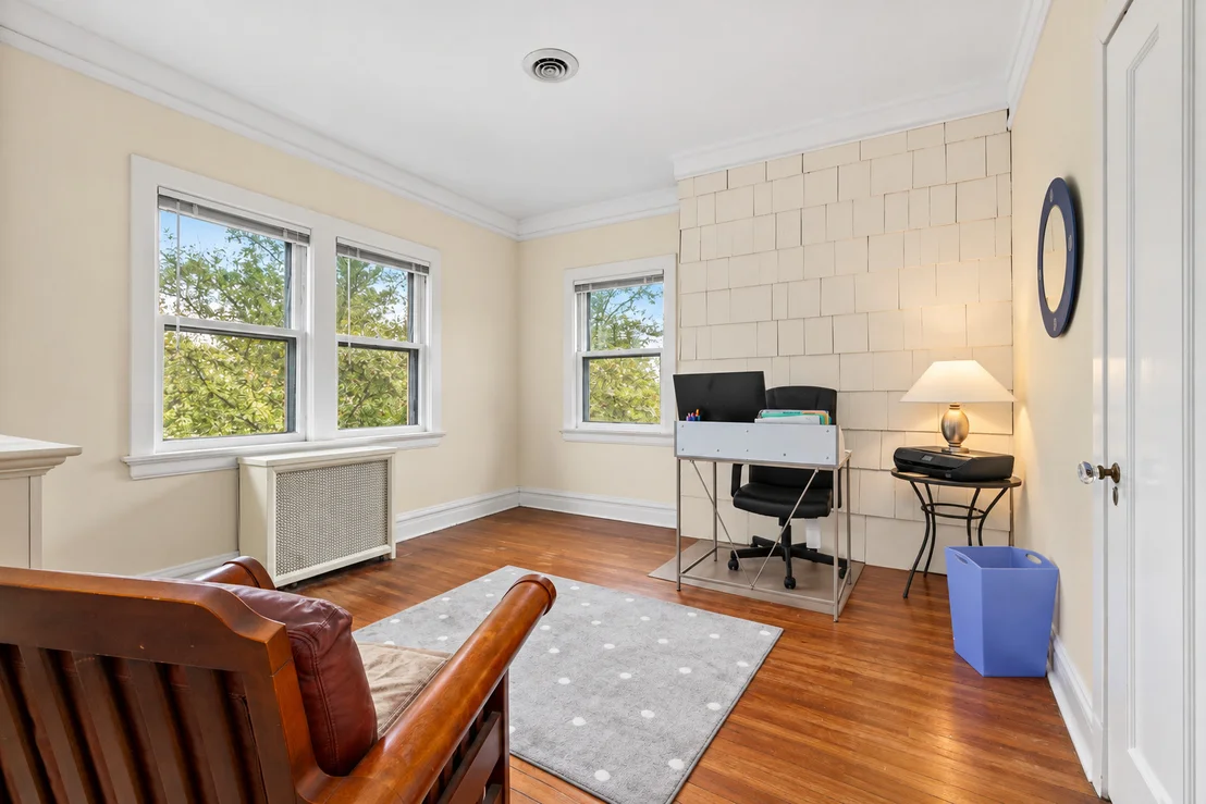 Photo of 136 Washington Circle
