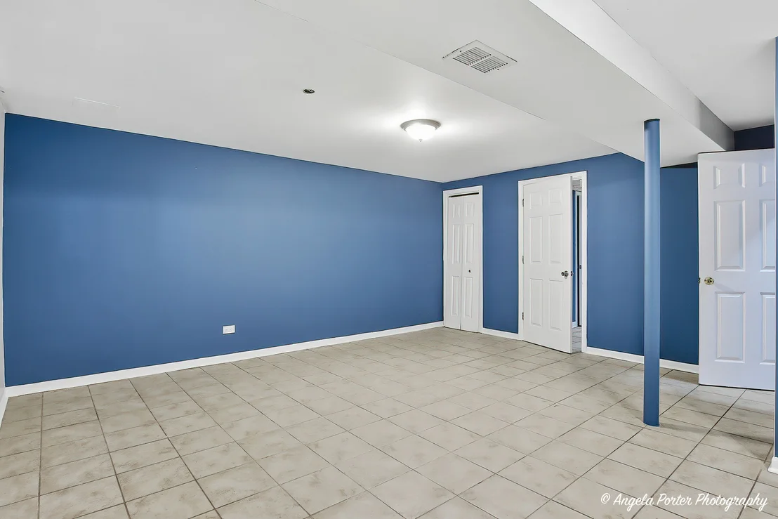 Photo of 410 WILLOW Road