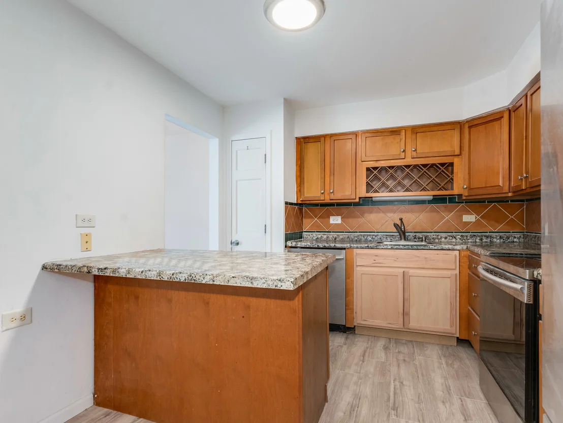 Photo of 555 Monroe Road