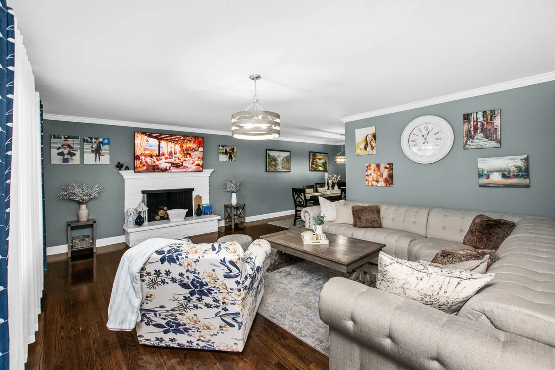 Photo of 715 S Naperville Road