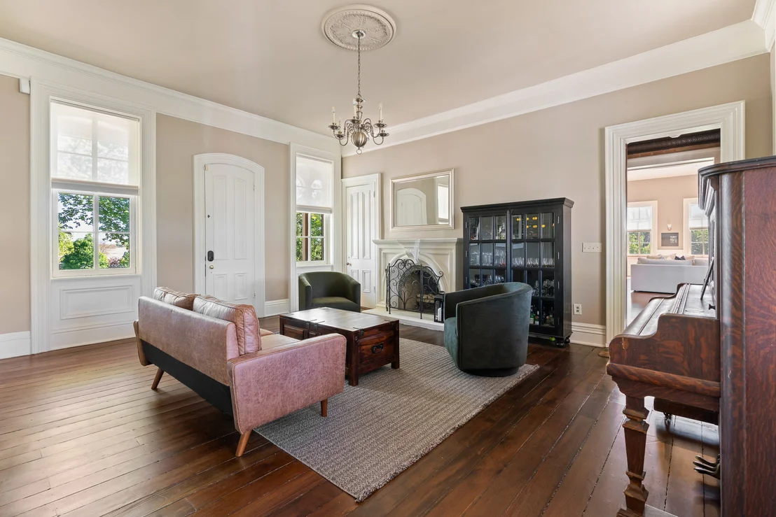 Photo of 1542 Plainfield Road