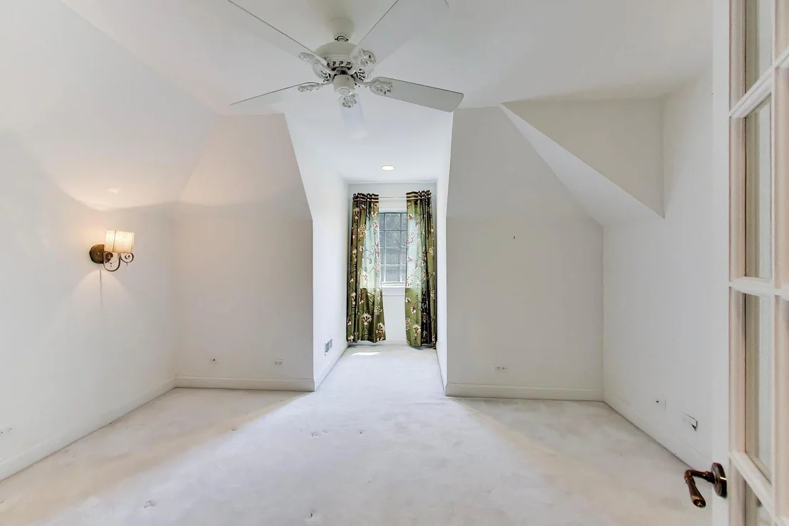 Photo of 1106 Astor Place