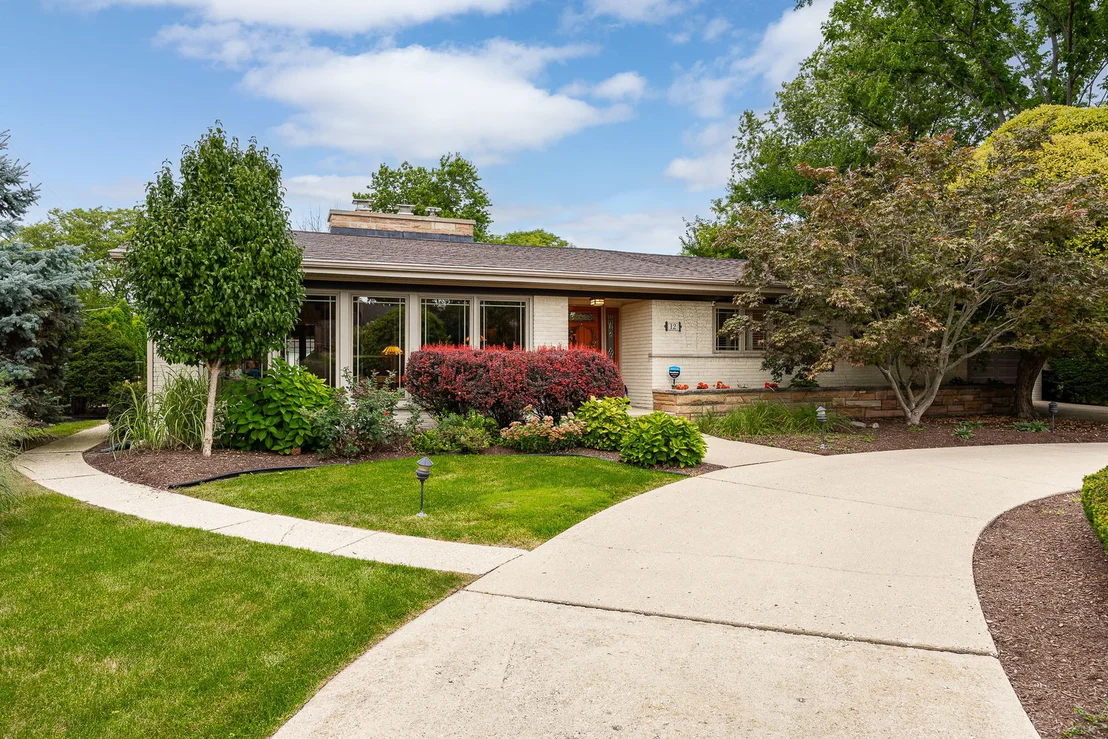 Photo of 12 Meadowood Drive