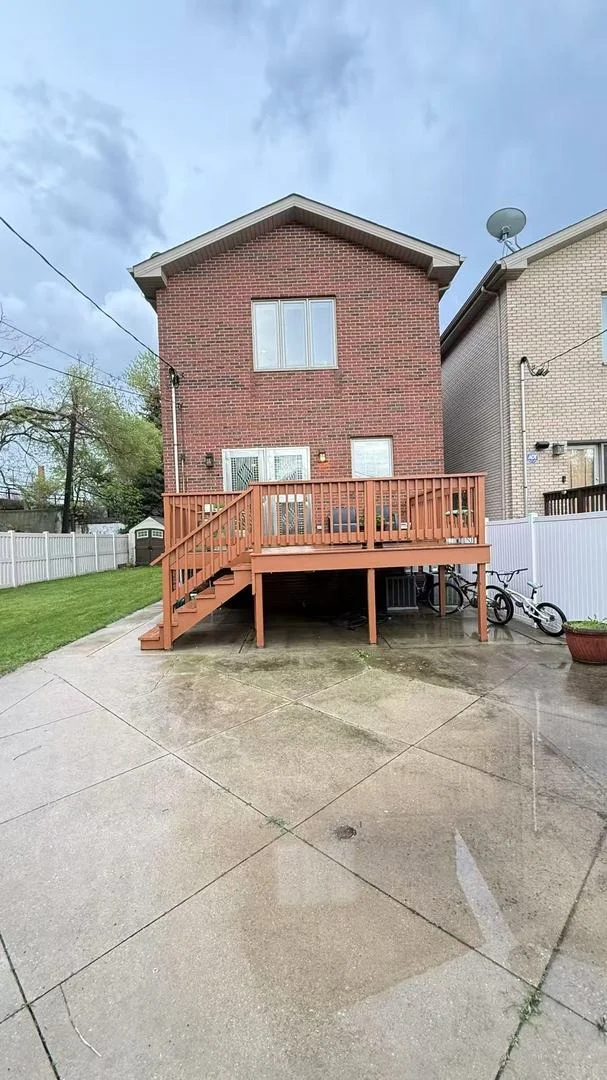 Photo of 422 W 42nd Place