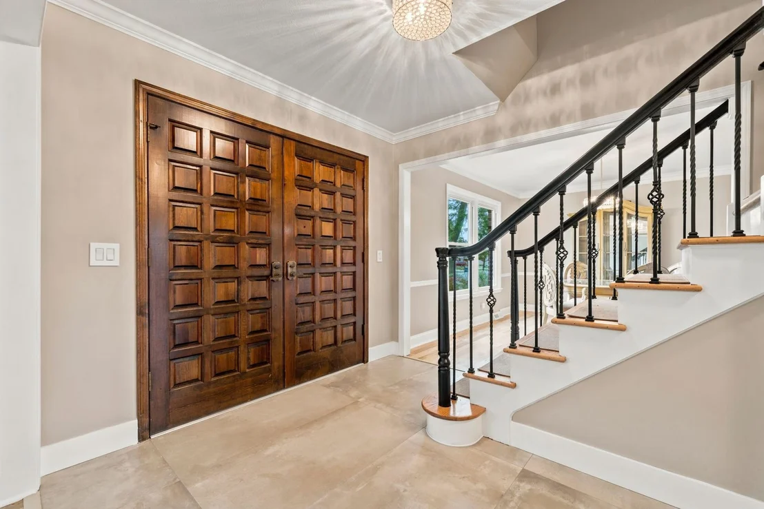 Photo of 1221 W Sable Drive
