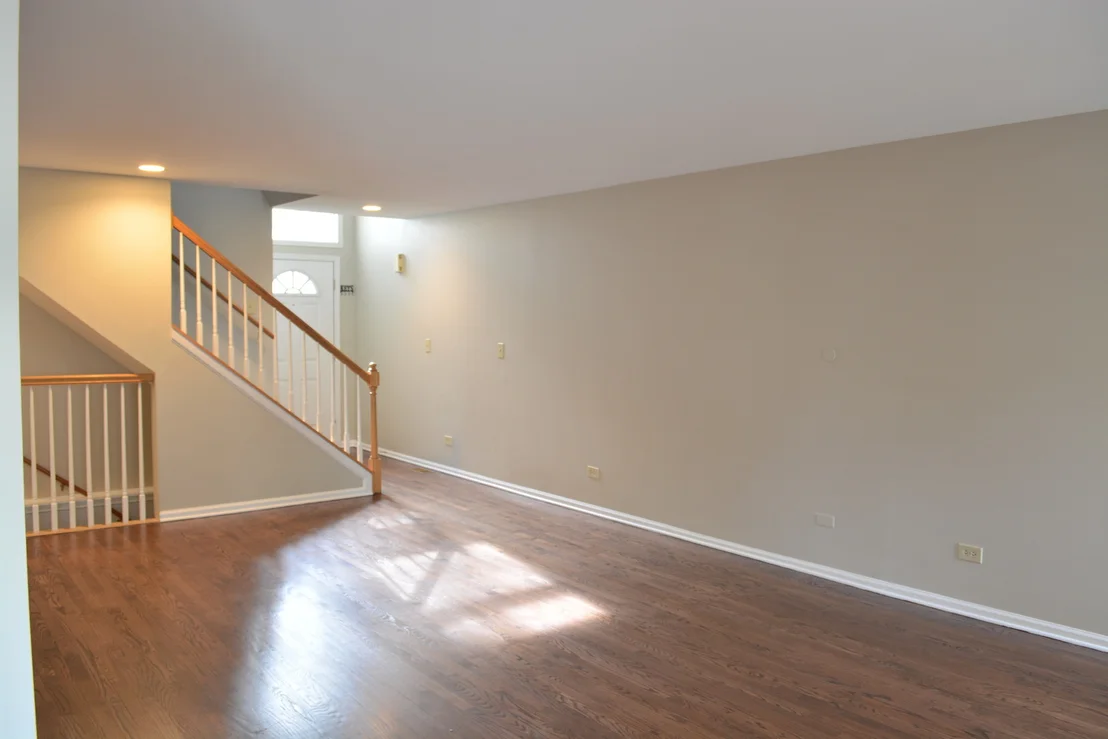 Photo of 122 Schiller Place