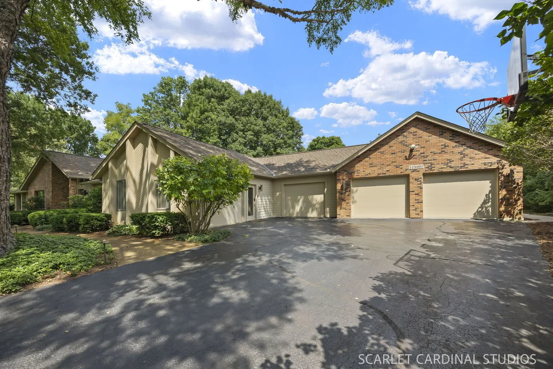 Photo of 11N091 Johnstown Road