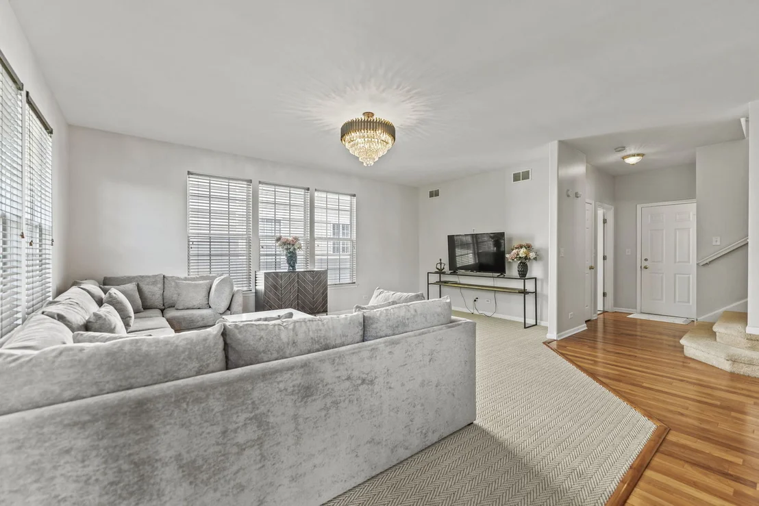 Photo of 325 Hemlock Lane