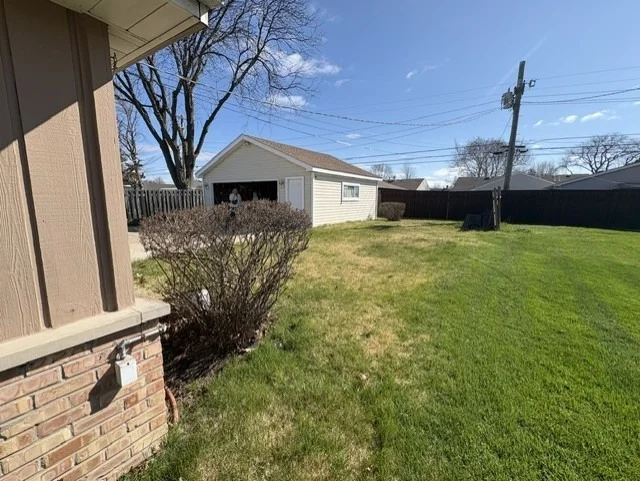 Photo of 1045 W Grant Drive