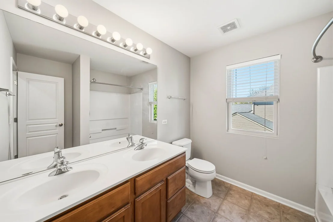 Photo of 18950 W Glenhurst Drive