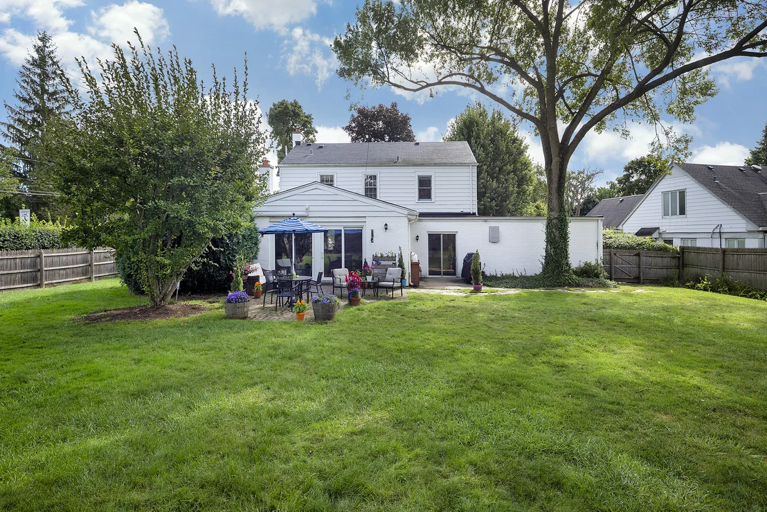 Photo of 1024 Old Elm Place
