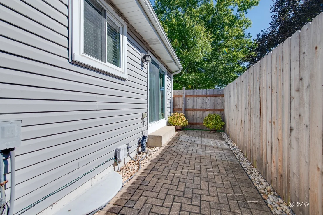 Photo of 0S068 Cottonwood Drive