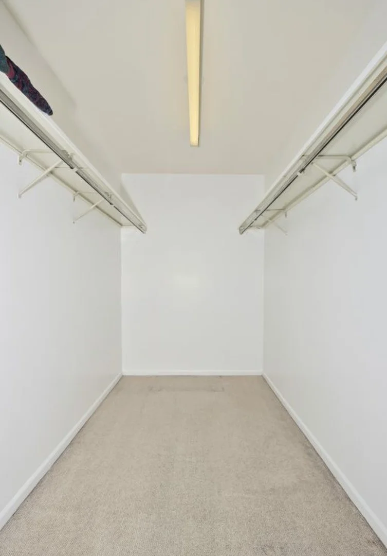 Photo of Unit 207 at 2000 Chestnut Avenue