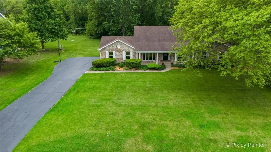 Photo of 39W889 Deer Run Drive