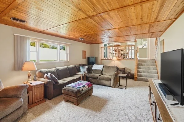Photo of 549 Willow Lane