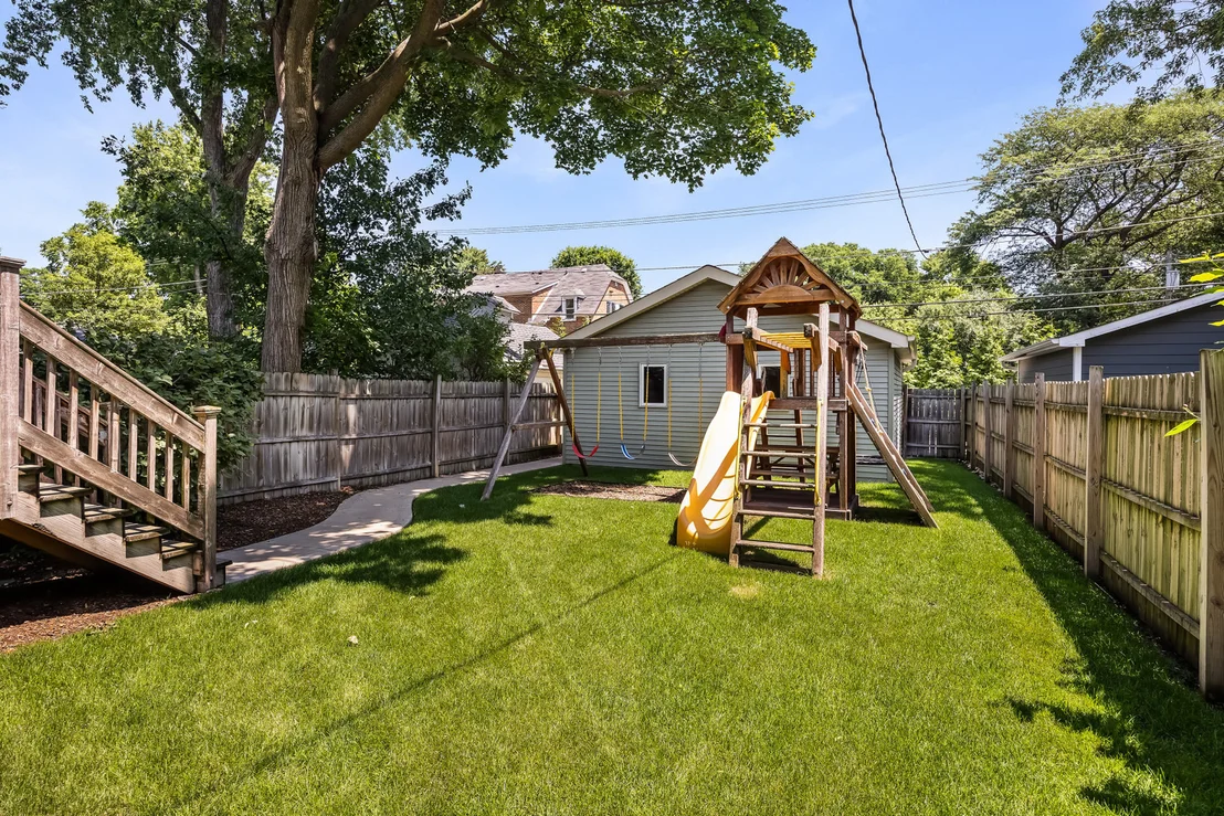 Photo of 2121 Pioneer Road