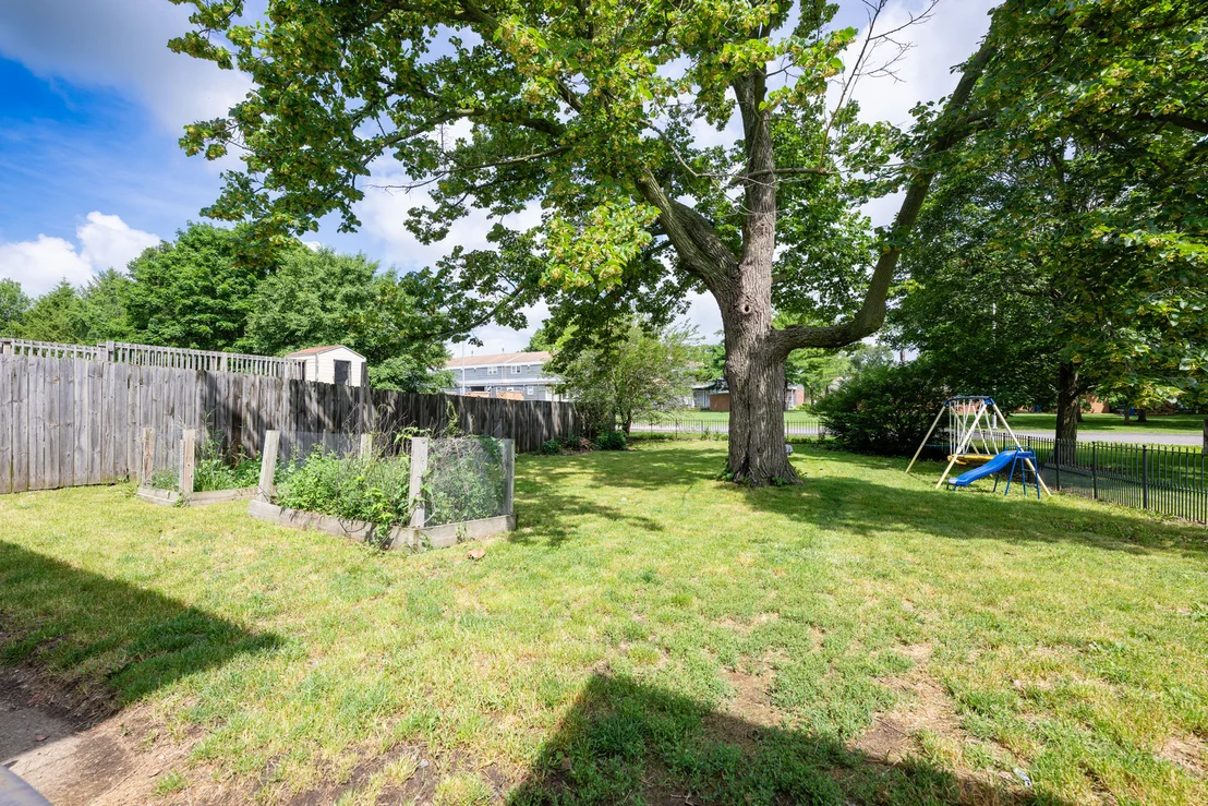 Photo of 1521 Golfview Road