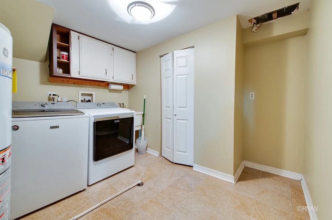 Photo of 1233 N Hickory Trail