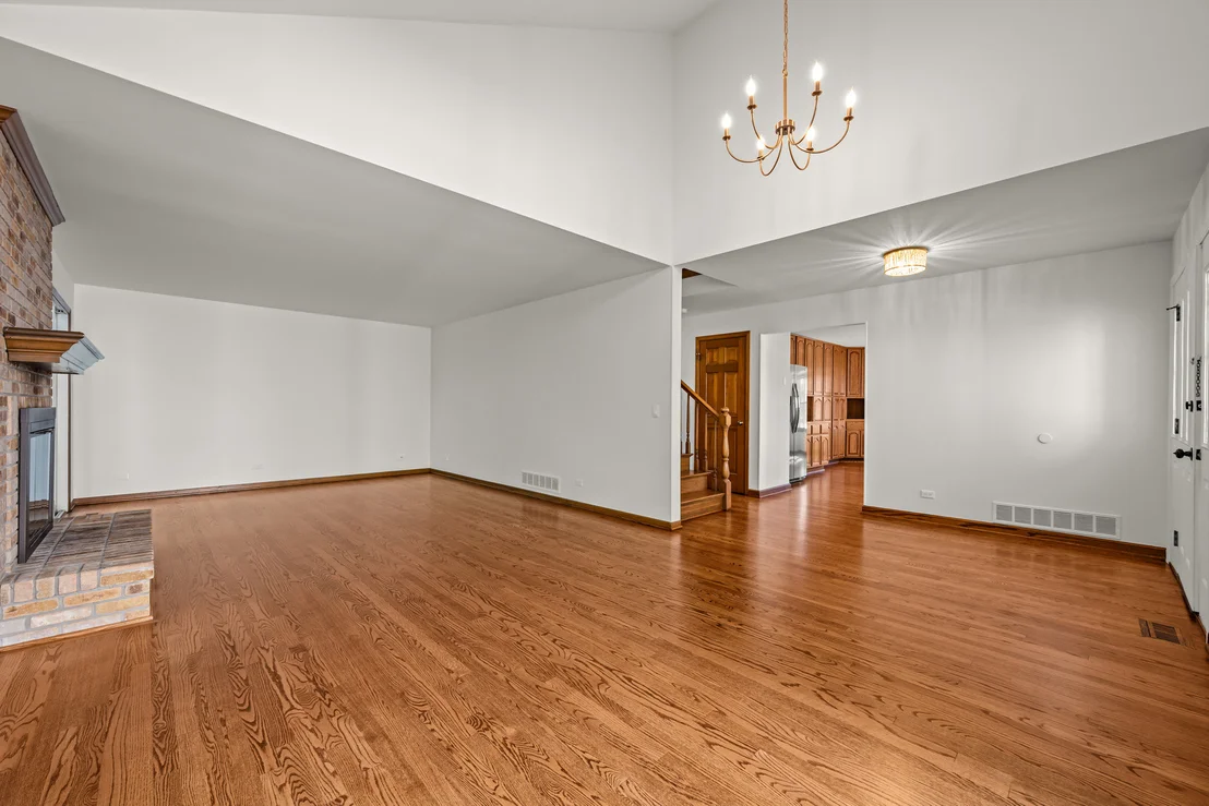 Photo of 1119 Dickens Avenue
