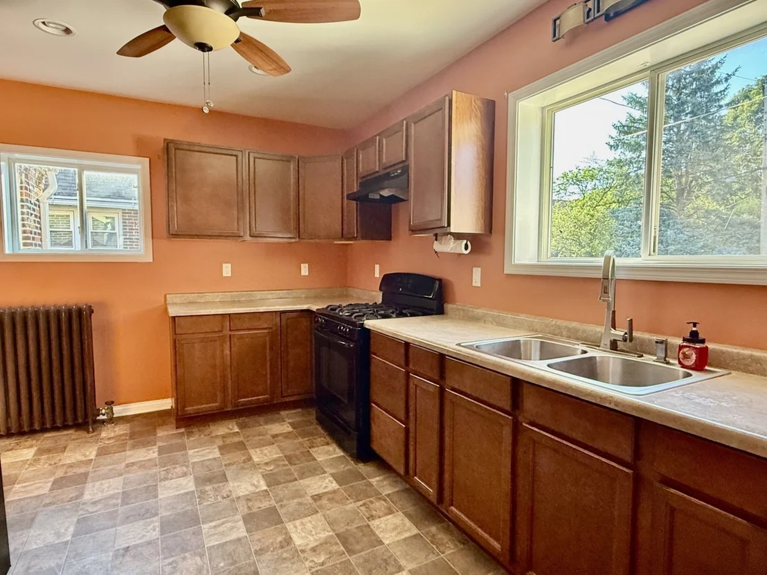 Photo of 437 10th Place