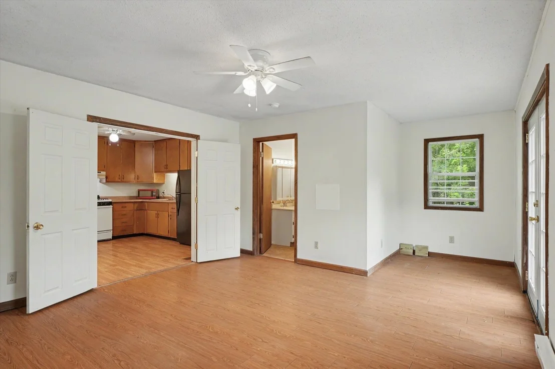 Photo of 810 MAPLEPARK Drive