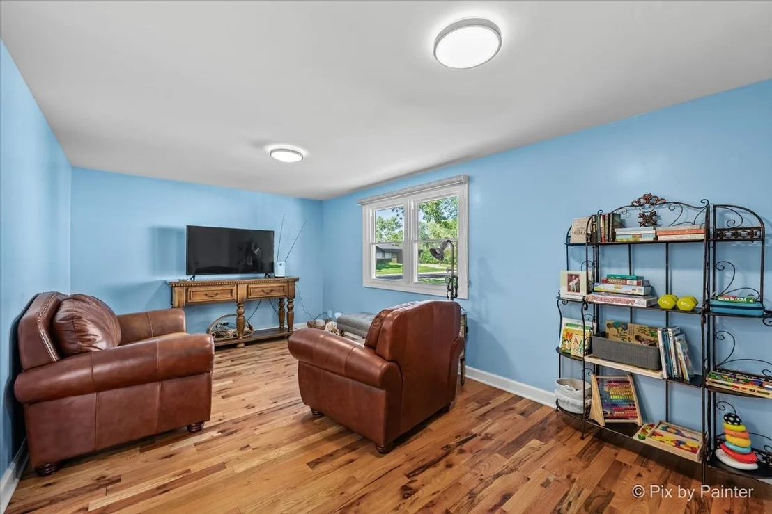 Photo of 495 Glendale Lane