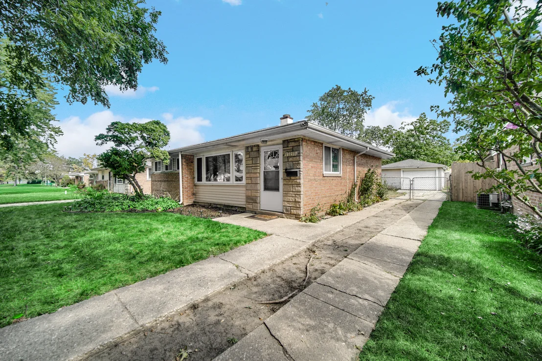 Photo of 17233 Walter Street