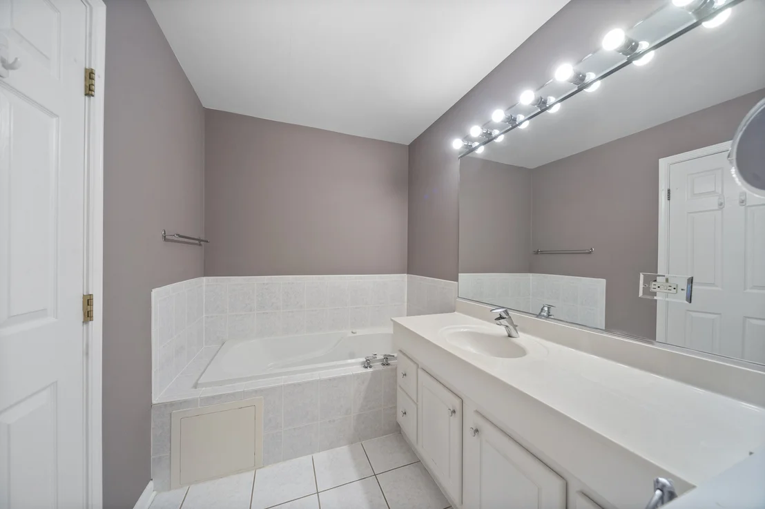 Photo of 1812 MONROE Court