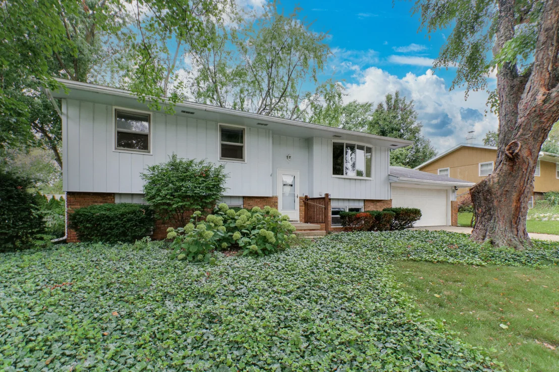 Photo of 109 S Bone Drive