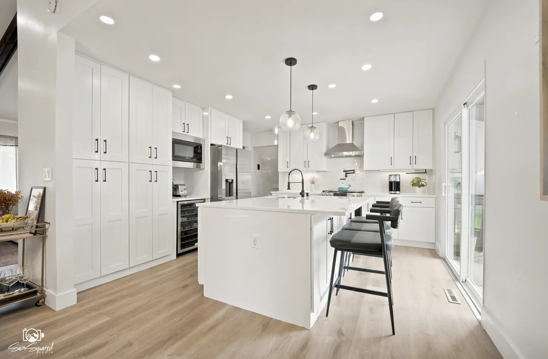 Photo of 11S528 Book Road