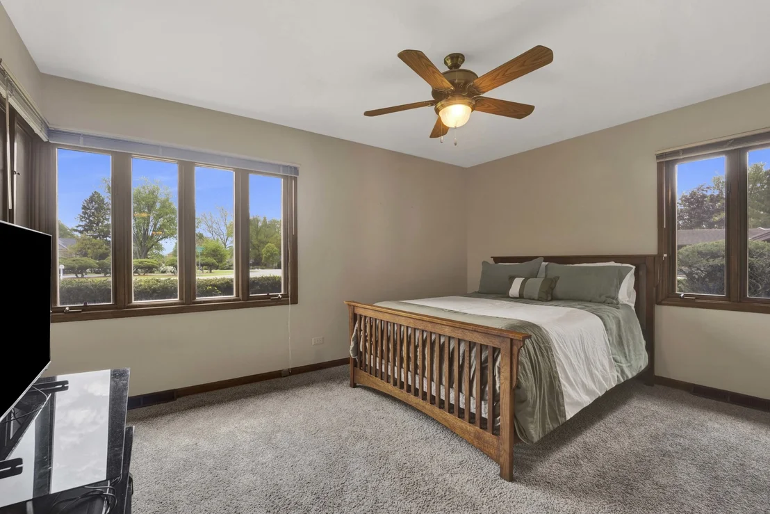 Photo of 18W724 20th Place