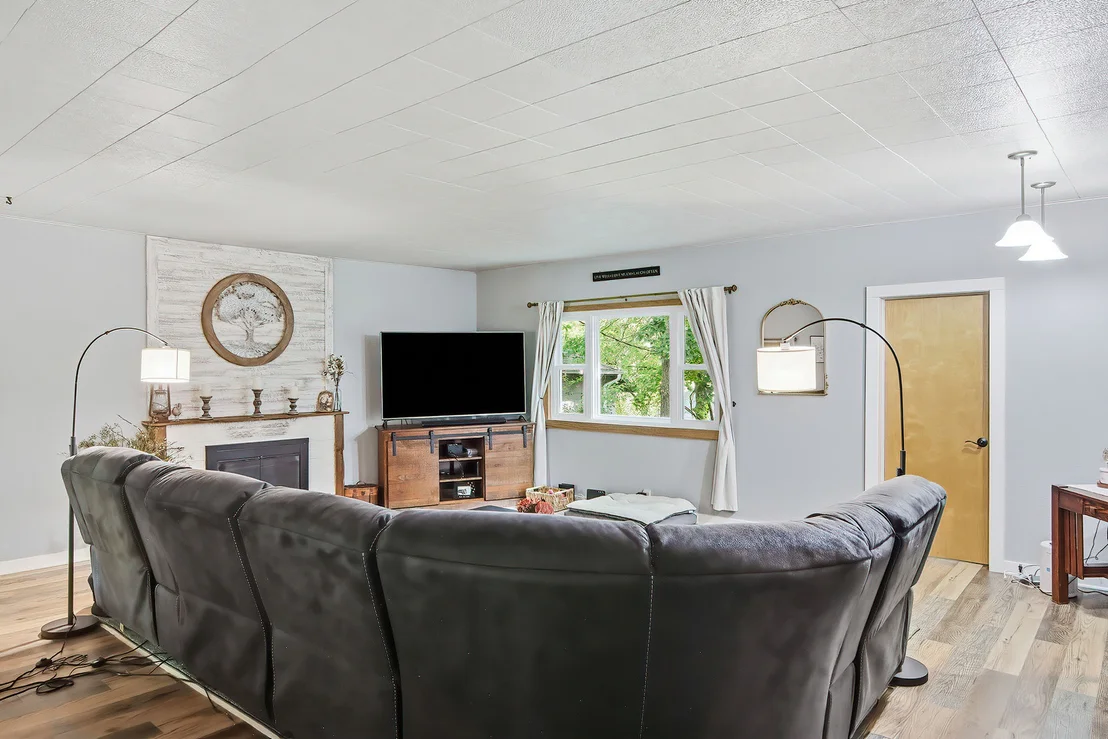 Photo of 33834 Hillcrest Drive