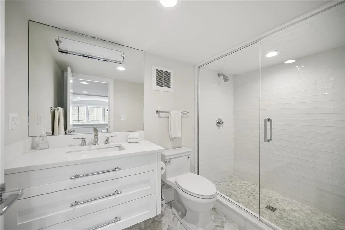 Photo of 1121 Forest Avenue