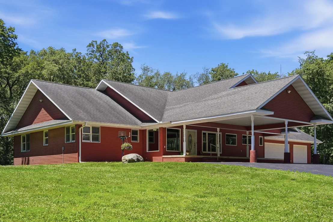 Photo of 15207 Henry Road