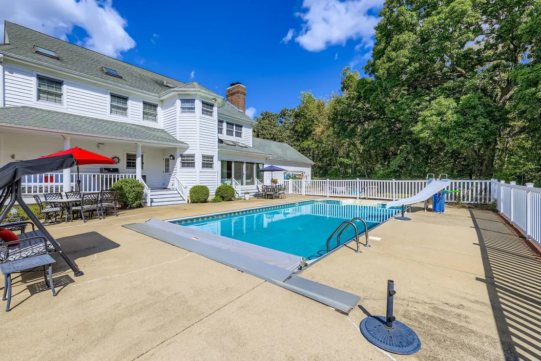 Photo of 13N441 Coombs Road