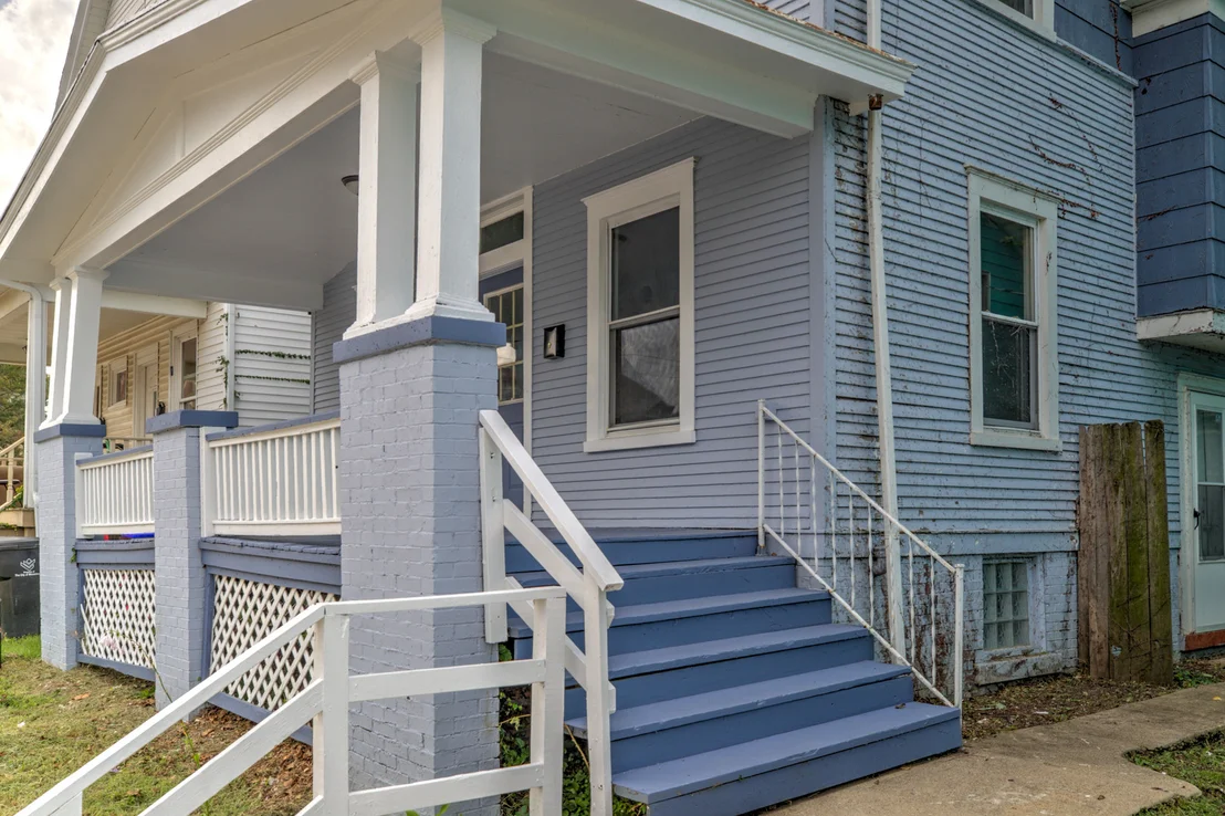 Photo of 310 N Mclean Street