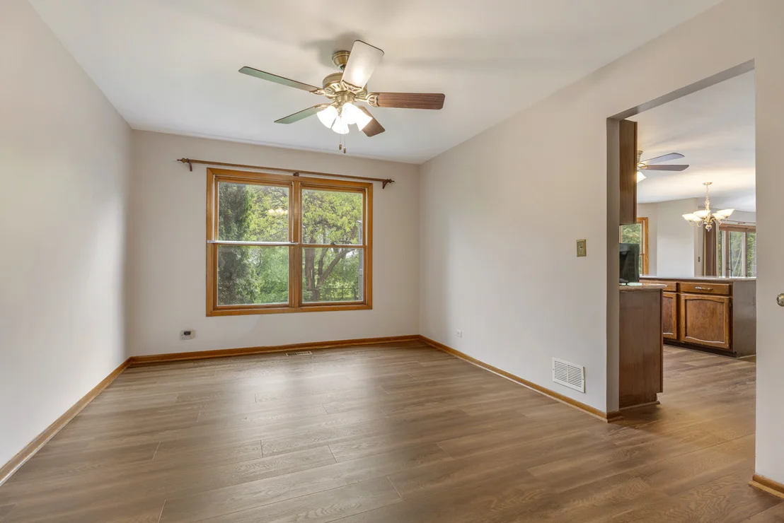 Photo of 1185 surrey Lane