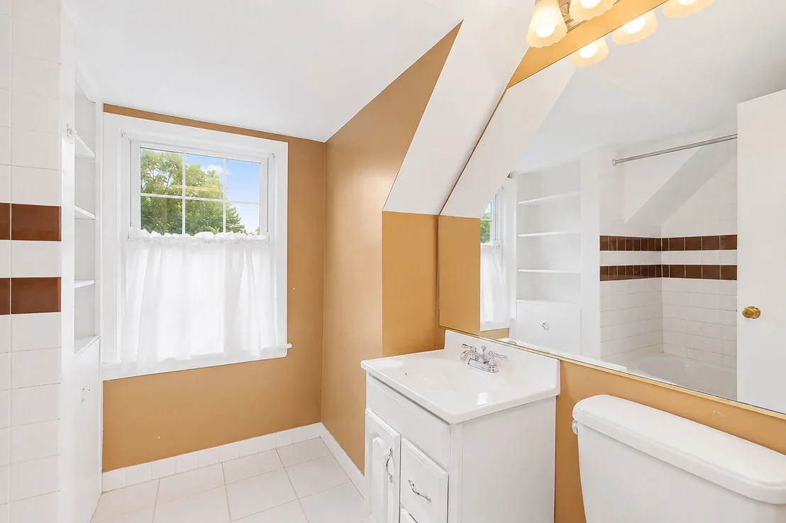 Photo of 369 N Walnut Street