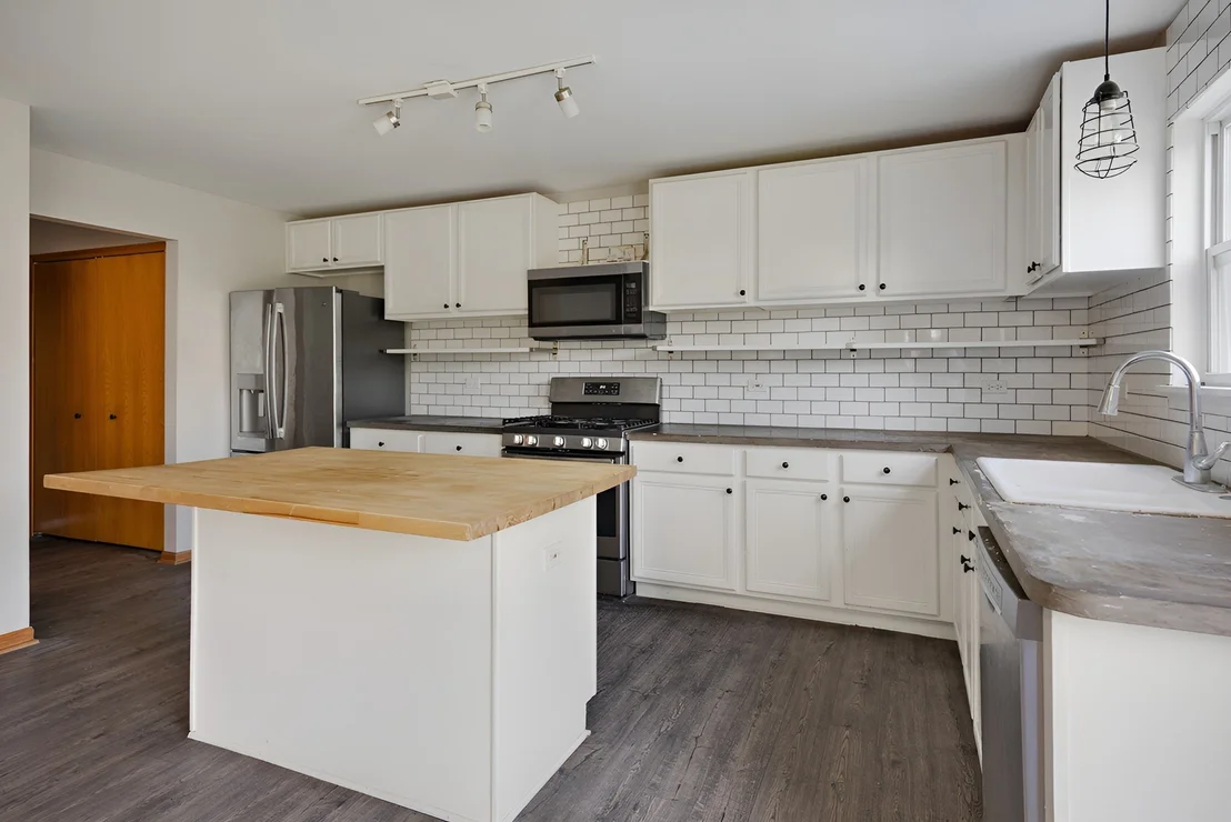 Photo of 461 Winding Canyon Way