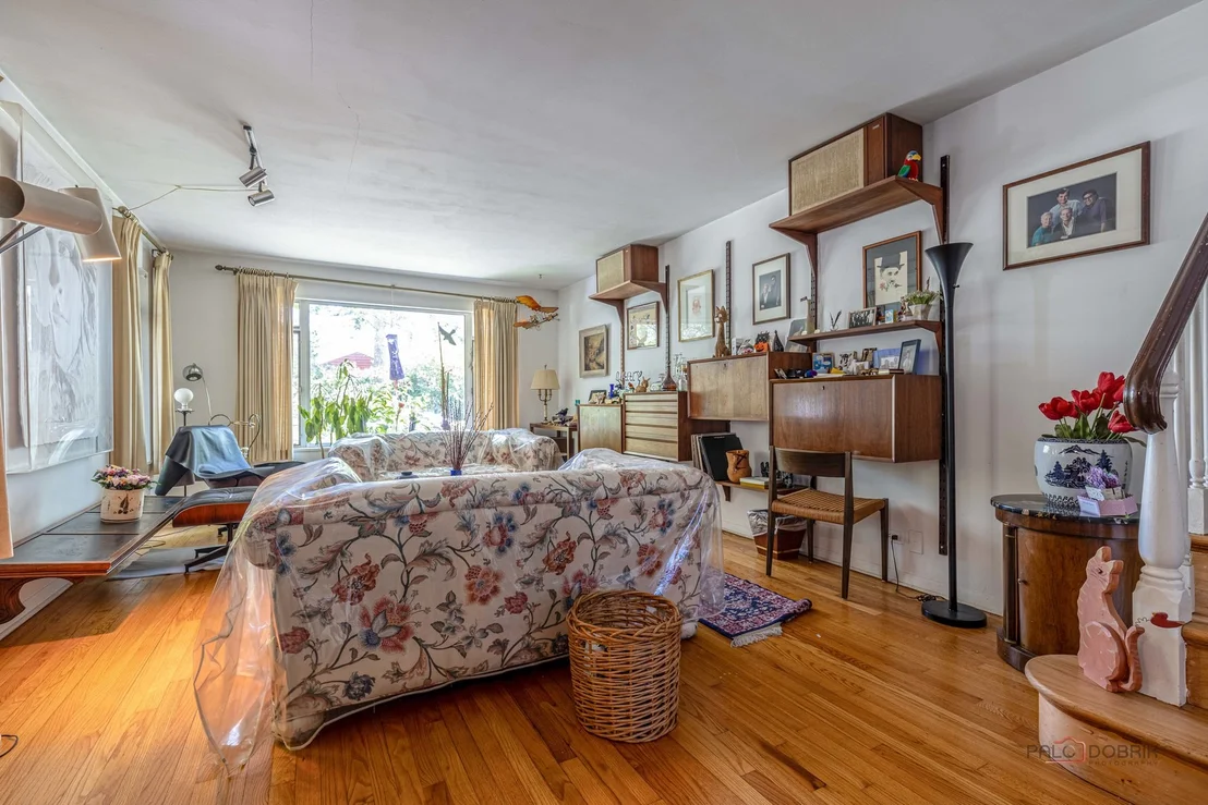 Photo of 9320 Forestview Road