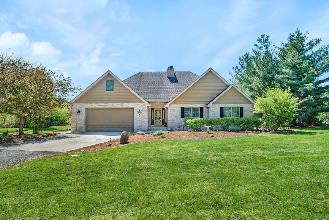 Photo of 4595 Shady Lane