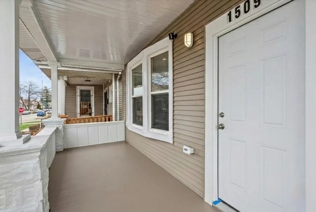 Photo of 1509 W 72nd Place