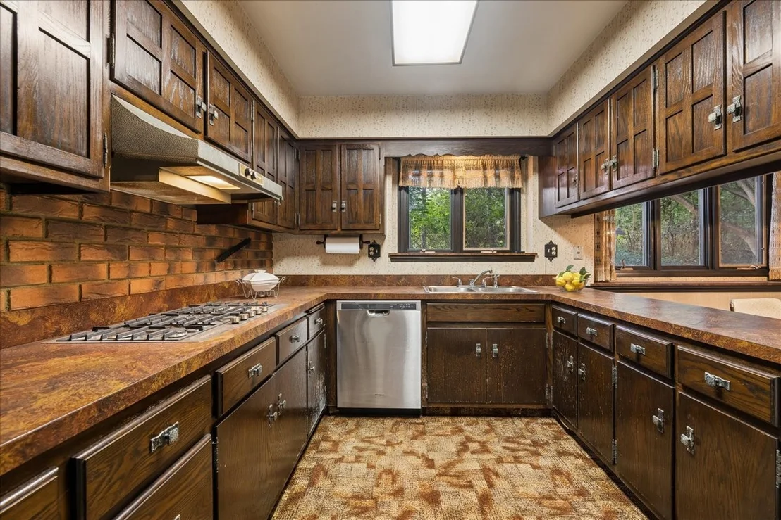 Photo of 13N200 Wedgewood Drive