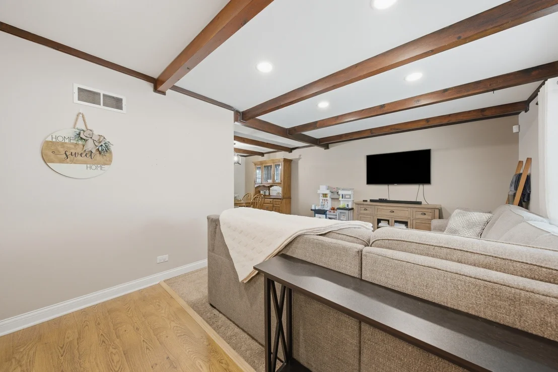 Photo of 15124 Hillside Avenue