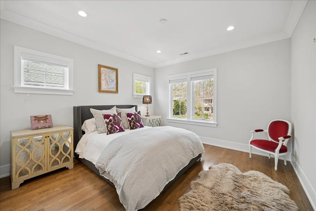 Photo of 1121 Forest Avenue