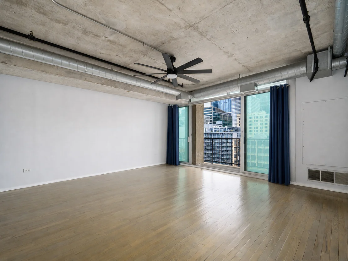 Photo of Unit 1401 at 700 W Van Buren Street