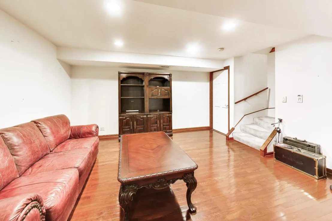 Photo of 133 Schiller Place