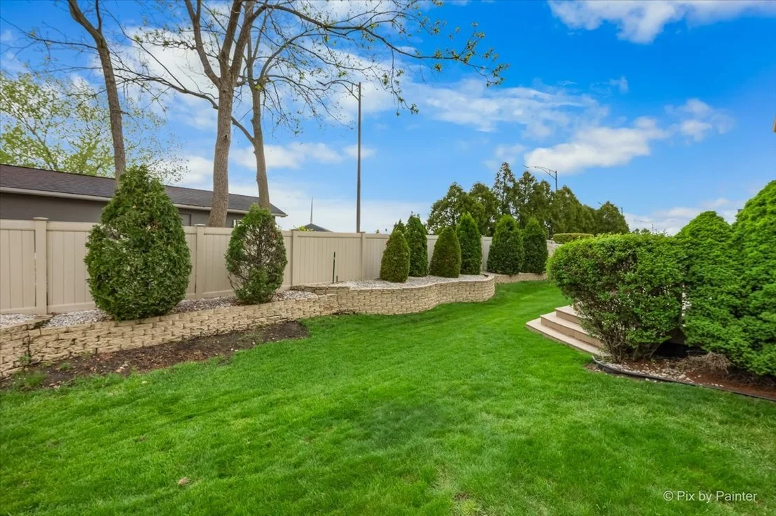 Photo of 958 W Stonehedge Drive